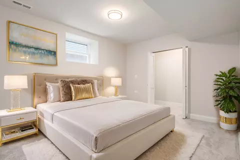 Bedroom - 461 E 41st St, Chicago, IL 60653 photo 6 of 6