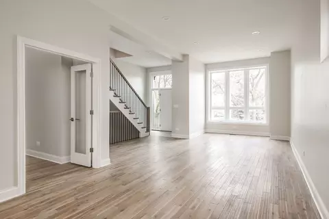 Living - 461 E 41st St, Chicago, IL 60653 photo 1 of 1