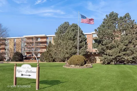 16 E Old Willow Rd #108S, Prospect Heights, IL 60070
