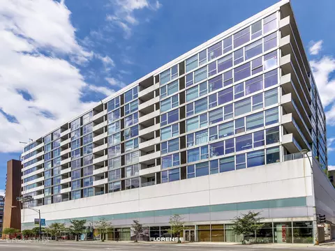 630 N Franklin St #406, Chicago, IL 60654
