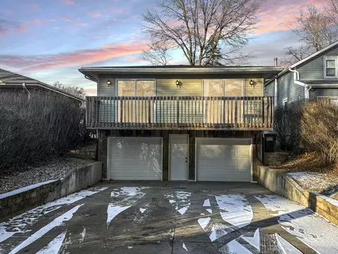 1227 W Logan St, Freeport, IL 61032