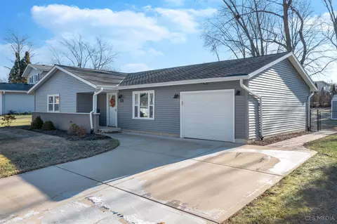 513 Hingham Ln, Schaumburg, IL 60193