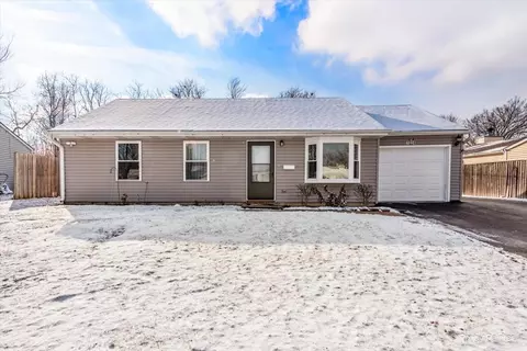 1024 Oakland Dr, Streamwood, IL 60107