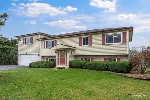 2558 N 4670th Rd, Somonauk, IL 60552
