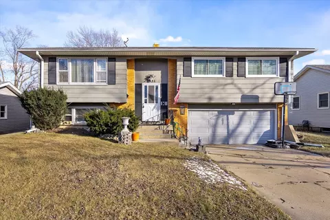 7351 Jasmine Dr, Hanover Park, IL 60133