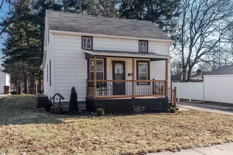 1015 N 8th St, Rochelle, IL 61068