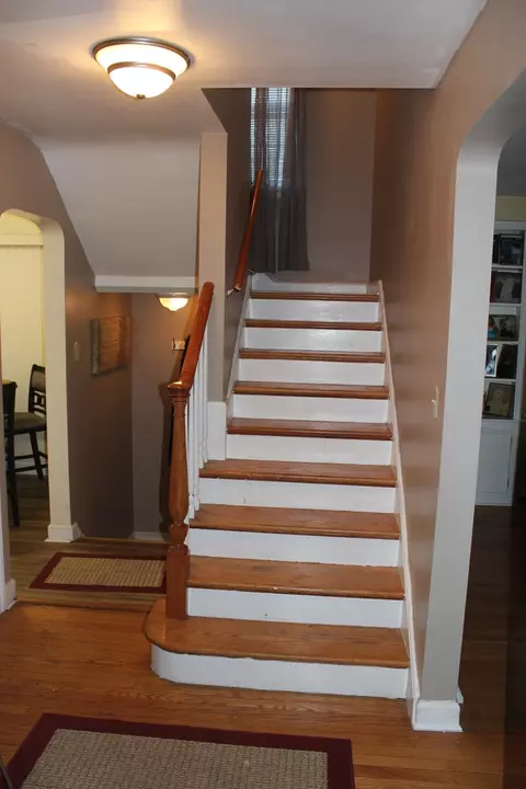 Entry Way - 2329 S 19th Ave, Broadview, IL 60155 photo 1 of 2