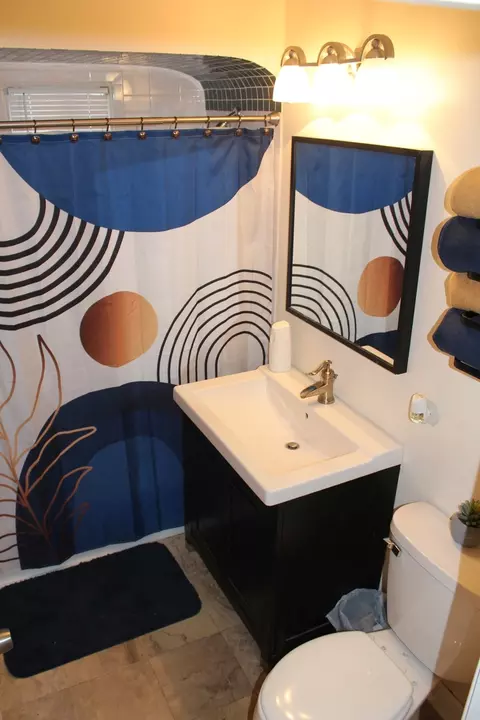 Bath - 2329 S 19th Ave, Broadview, IL 60155 photo 1 of 3