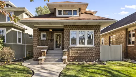 1174 Clarence Ave, Oak Park, IL 60304