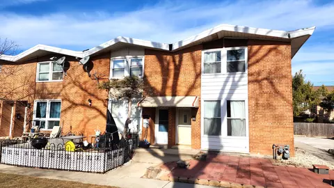 1574 Woodland Ave #C, Des Plaines, IL 60016