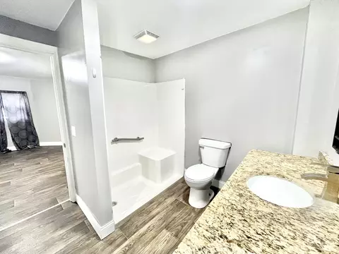 Bath - 247 E 5th St, El Paso, IL 61738 photo 1 of 3