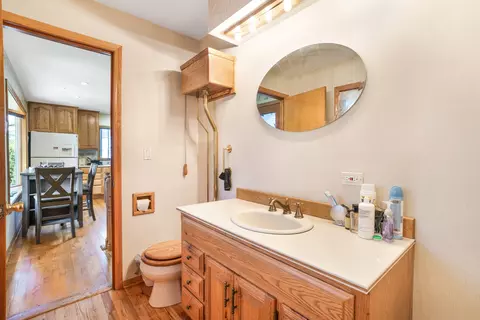 Bath - 43 Blackhawk Dr, Thornton, IL 60476 photo 2 of 3
