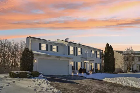 400 Oak Grove Cir, Wauconda, IL 60084