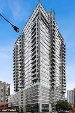 653 N Kingsbury St #2302, Chicago, IL 60654