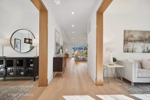 Entry Way - 1087 Cherry St, Winnetka, IL 60093 photo 4 of 6