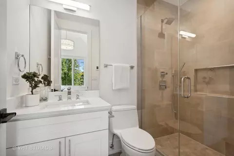 Bath - 1087 Cherry St, Winnetka, IL 60093 photo 5 of 6