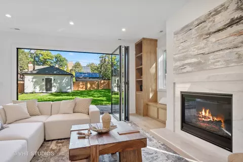 Living - 1087 Cherry St, Winnetka, IL 60093 photo 3 of 7
