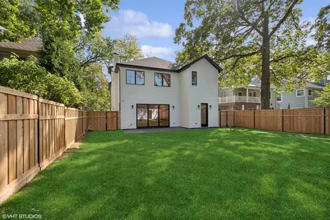 Exterior - 1087 Cherry St, Winnetka, IL 60093 photo 5 of 6