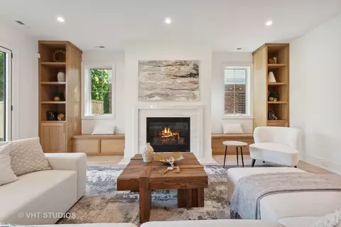 Living - 1087 Cherry St, Winnetka, IL 60093 photo 5 of 7