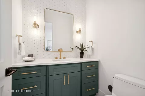 Bath - 1087 Cherry St, Winnetka, IL 60093 photo 1 of 6