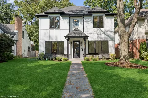 Exterior - 1087 Cherry St, Winnetka, IL 60093 photo 2 of 6