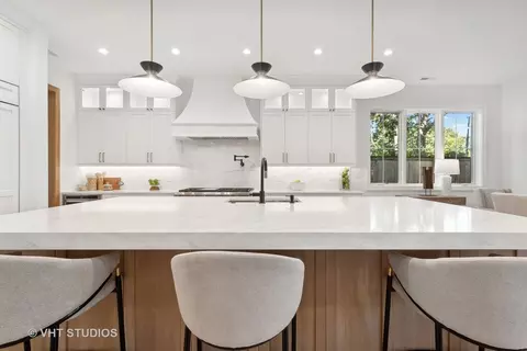 Kitchen - 1087 Cherry St, Winnetka, IL 60093 photo 2 of 4