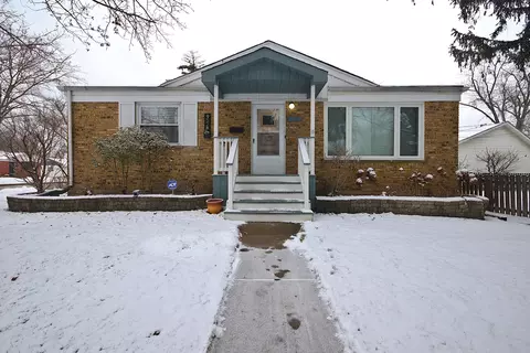 9528 Lincoln Ave, Brookfield, IL 60513