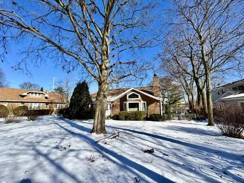 779 Happ Rd, Northfield, IL 60093 photo 2