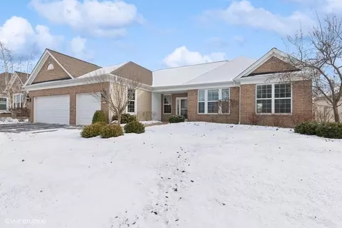 3717 Canton Cir, Mundelein, IL 60060