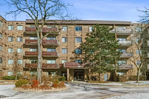 720 Wellington Ave #217, Elk Grove Village, IL 60007
