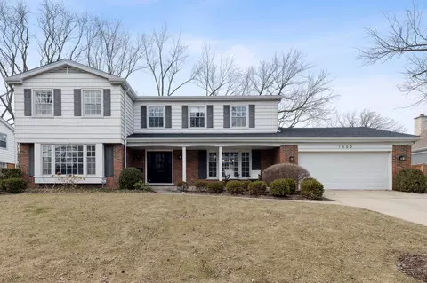 1560 Wincanton Dr, Deerfield, IL 60015