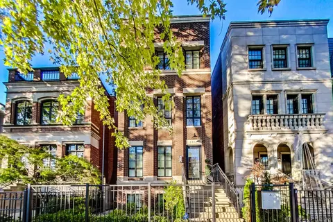 1462 W Byron St #PH, Chicago, IL 60613