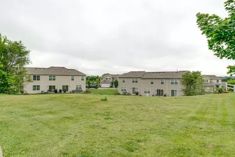 7109 Mulligan Ct, Fox Lake, IL 60020