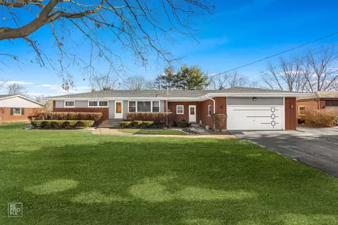 209 N Waterman Ave, Prospect Heights, IL 60070