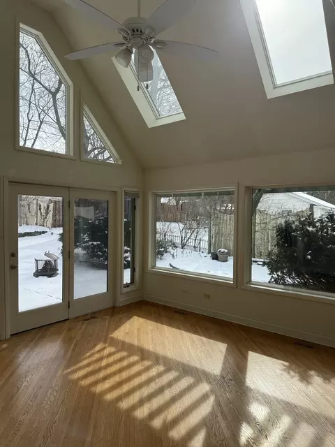 925 Prospect St, Elgin, IL 60120 photo 9