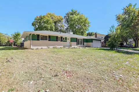 1716 Georgetown Dr, Champaign, IL 61821