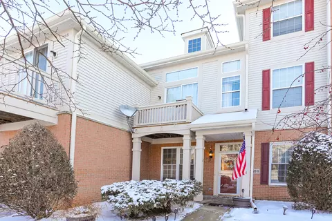 8120 Concord Ln #H, Justice, IL 60458