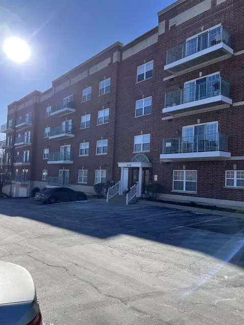 245 W Johnson St #306, Palatine, IL 60067