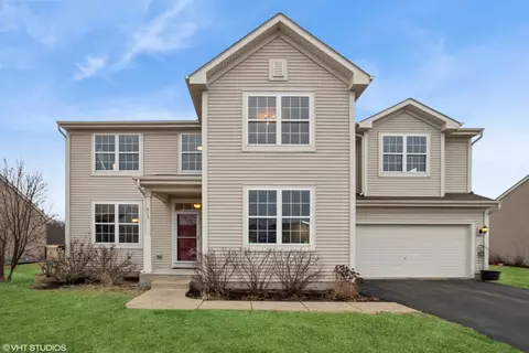 613 Stearn Dr, Genoa, IL 60135