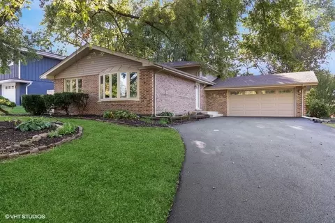 560 Linden Rd, Frankfort, IL 60423