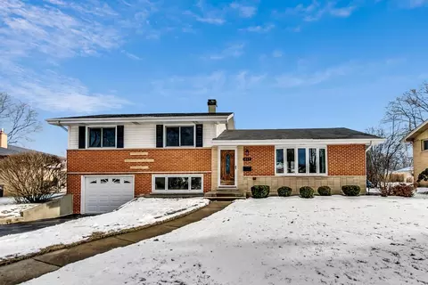117 N Horner Ln, Mount Prospect, IL 60056