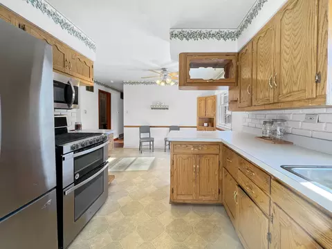 Kitchen - 3525 178th St, Lansing, IL 60438 photo 2 of 2