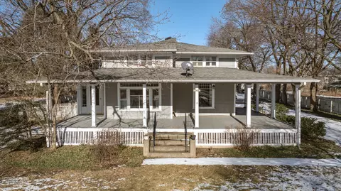 40 W586 Il Route 64, Wasco, IL 60183