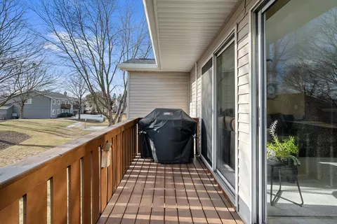Exterior - 713 Crescent Ct #C2, Bartlett, IL 60103 photo 1 of 5