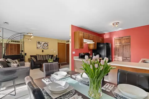 Dining - 713 Crescent Ct #C2, Bartlett, IL 60103 photo 2 of 2
