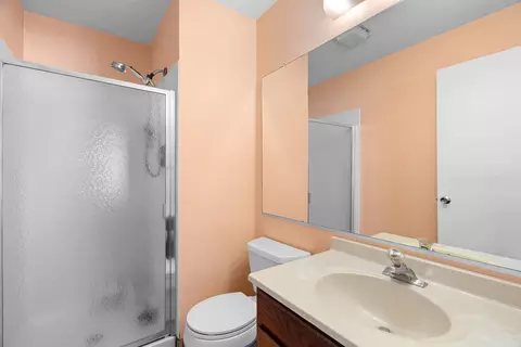 Bath - 713 Crescent Ct #C2, Bartlett, IL 60103 photo 1 of 2