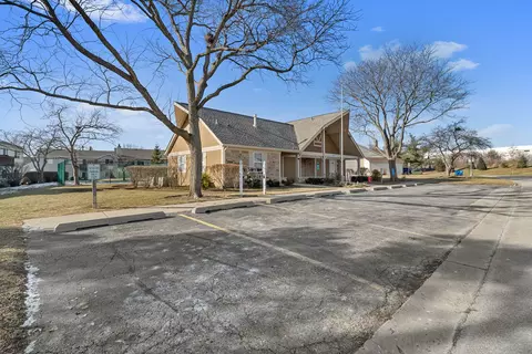 Exterior - 713 Crescent Ct #C2, Bartlett, IL 60103 photo 5 of 5
