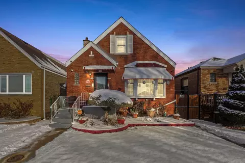 3908 W 70th St, Chicago, IL 60629 photo 2