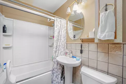 3908 W 70th St, Chicago, IL 60629 photo 8