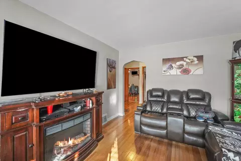 3908 W 70th St, Chicago, IL 60629 photo 7